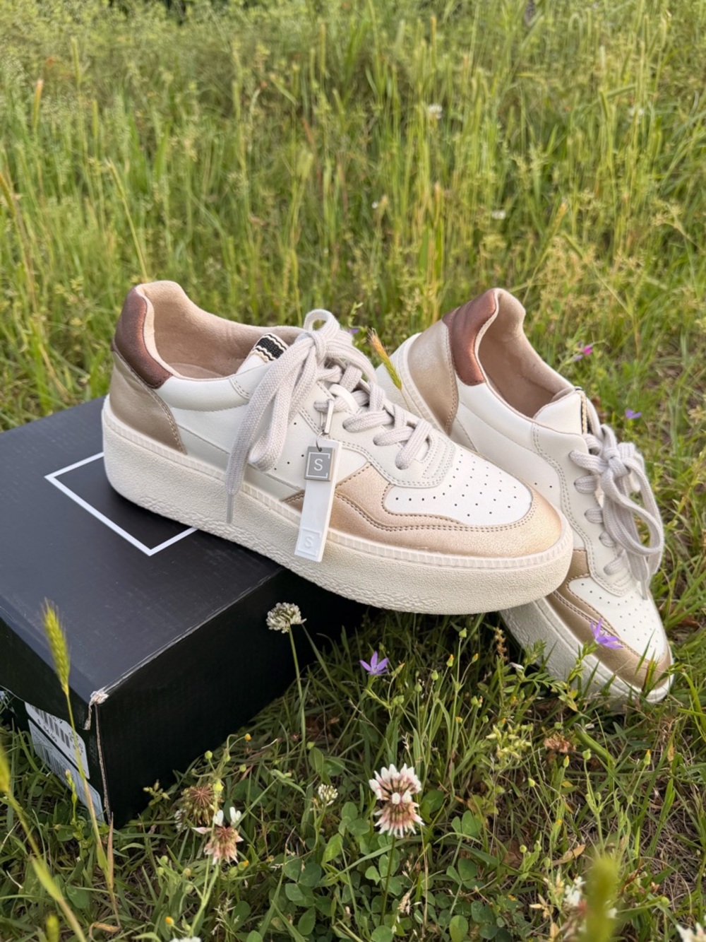 ShuShop Sheena Sneakers size 8.5